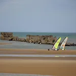 Hortansia Renove Bien Equipe Avec Terrasse Amenagee Jardin, Parking Prive, Proche De La Mer, Pres De Port En Bessin Et Omaha Apartman