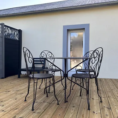 Appartement Hortansia Duplex Rez De Chaussee Bien Equipe Avec Terrasse Amenagee Jardin, Parking Prive, Proche De La Mer, Pres De Port En Bessin Et Omaha *