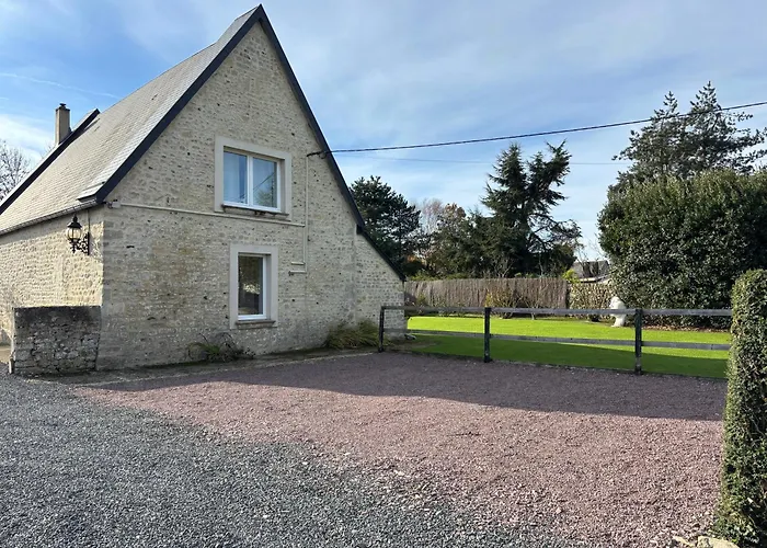 Hortansia Rénové Bien équipé Avec Terrasse Aménagée Jardin, Parking Privé, Proche De La Mer, Près De Port En Bessin Et Omaha Grand-Hameau