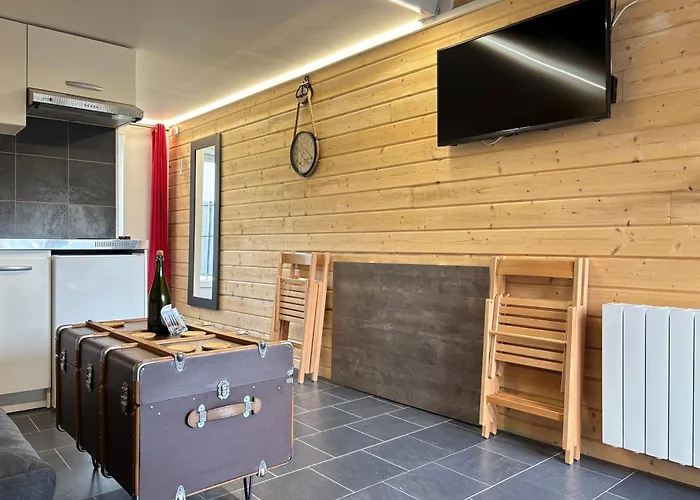 Hortansia Rénové Bien équipé Avec Terrasse Aménagée Jardin, Parking Privé, Proche De La Mer, Près De Port En Bessin Et Omaha