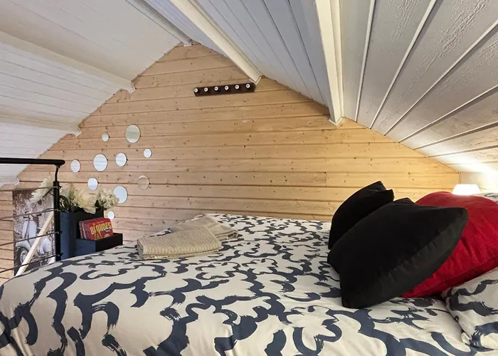 Hortansia Renove Bien Equipe Avec Terrasse Amenagee Jardin, Parking Prive, Proche De La Mer, Pres De Port En Bessin Et Omaha *